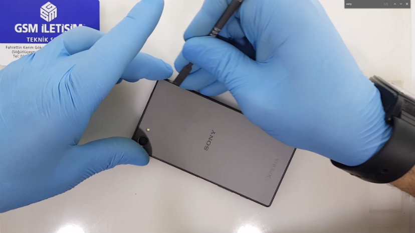 Sony Xperia Arka Cam Kapak Değişimi