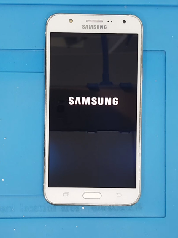 Samsung Galaxy J7 Core Ekran Tamiri