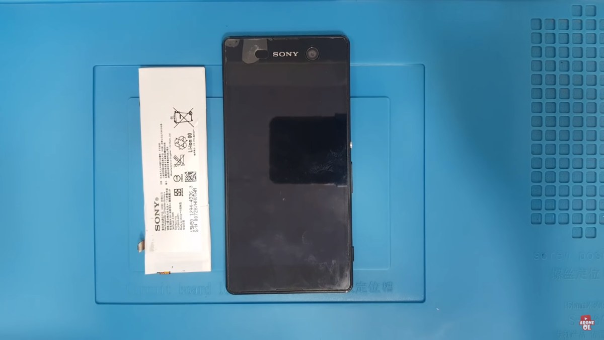Sony Xperia M5 batarya değişimi nasıl yapılır