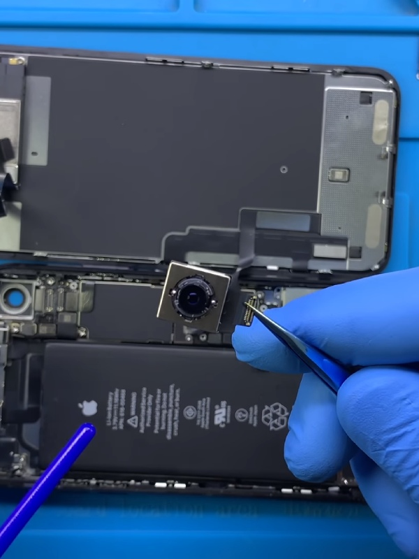 iPhone XR arka kamera değişimi nasıl yapılır